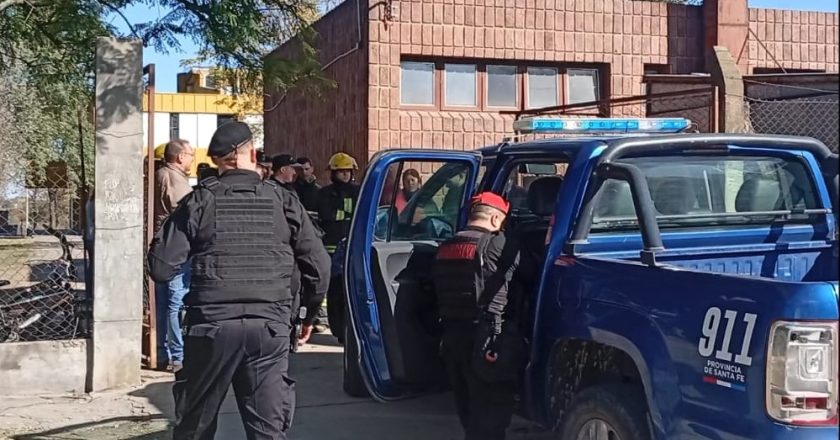 HA FINALIZADO EL TRABAJO DE LA BRIGADA DE EXPLOSIVOS DE LA UNIDAD REGIONAL 1 EN ESCUELA NORMAL DE SAN JUSTO